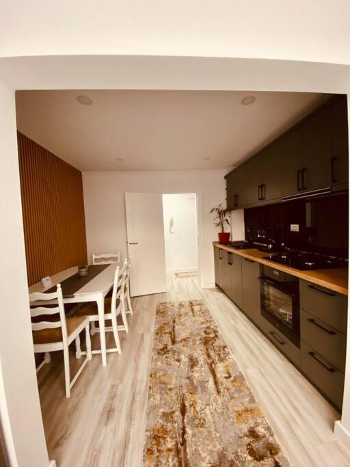 Apartament In 古拉哈莫卢洛伊 外观 照片