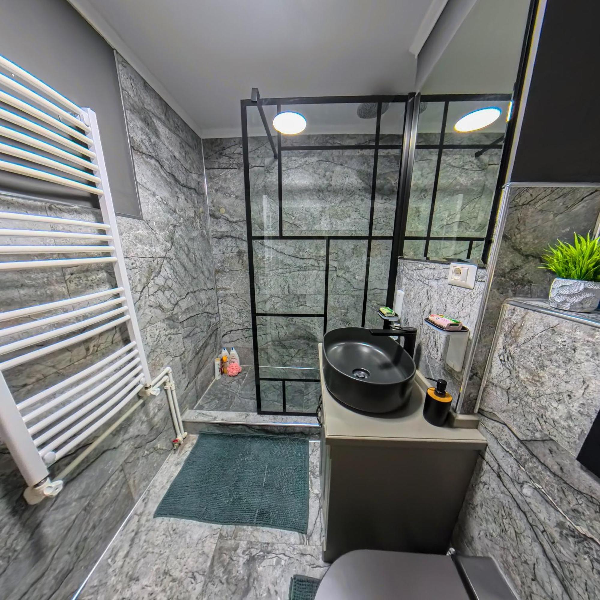 Apartament In 古拉哈莫卢洛伊 外观 照片